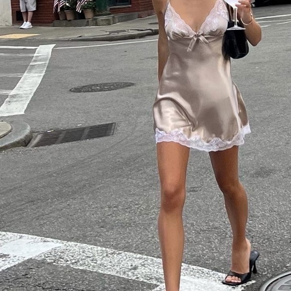 Vintage Shadowline Women’s Slip Dress Nightgown Lace Trim Size 42 Made in USA - Picture 9 of 11